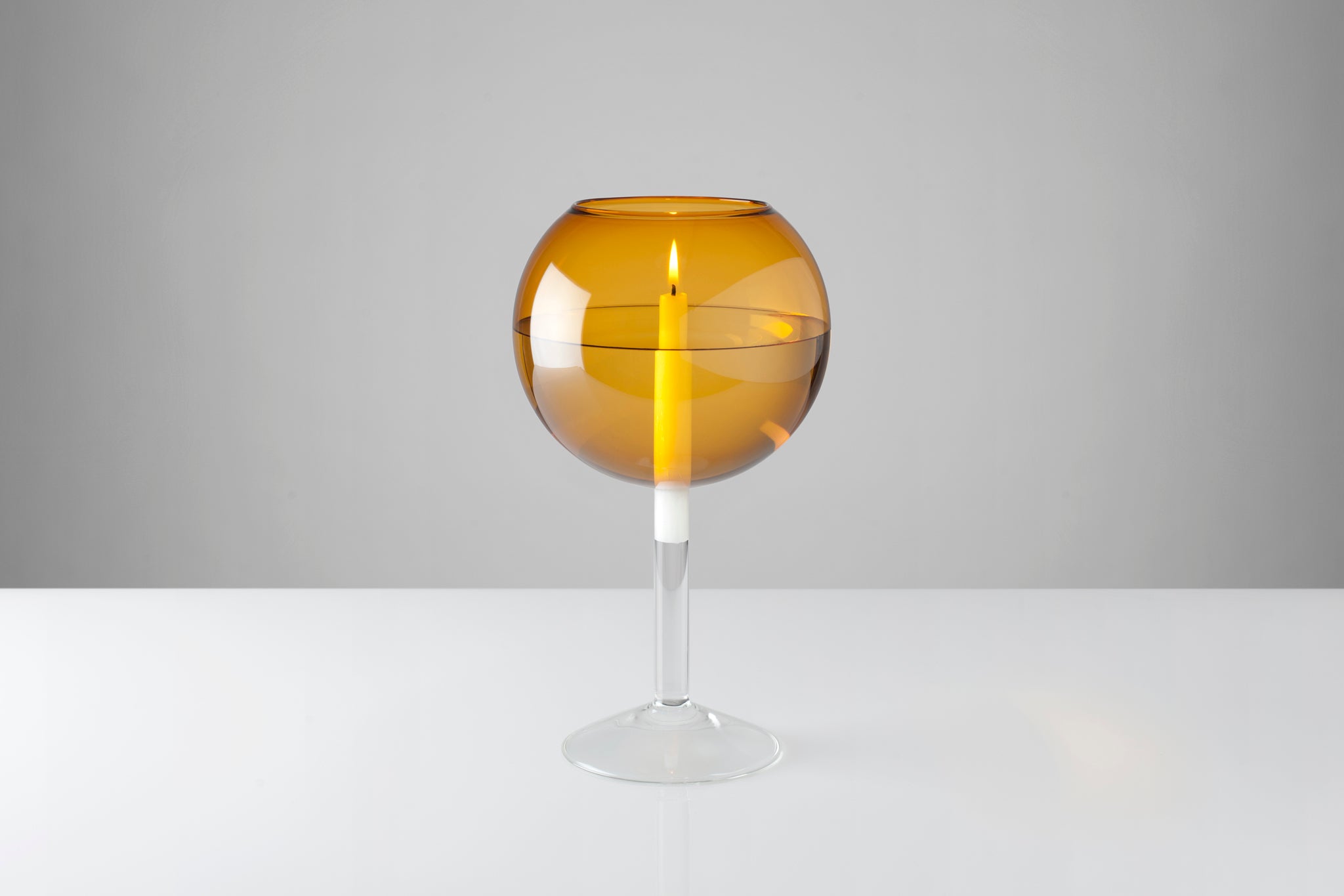 ≲ 231 MIN (amber) - Photograph by John R Ward